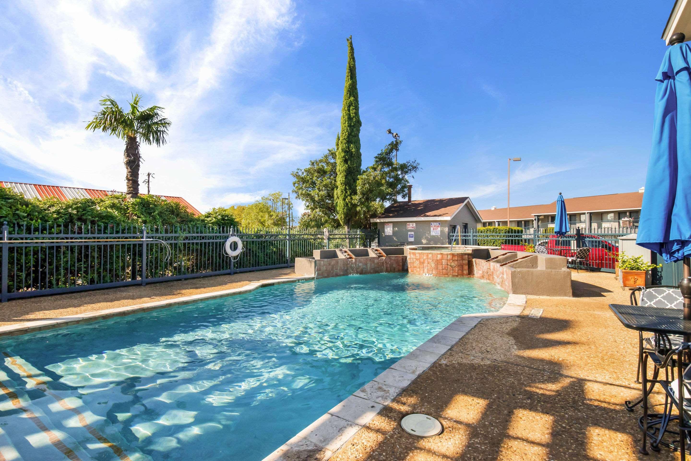 Quality Inn Near Lake Marble Falls Exterior foto