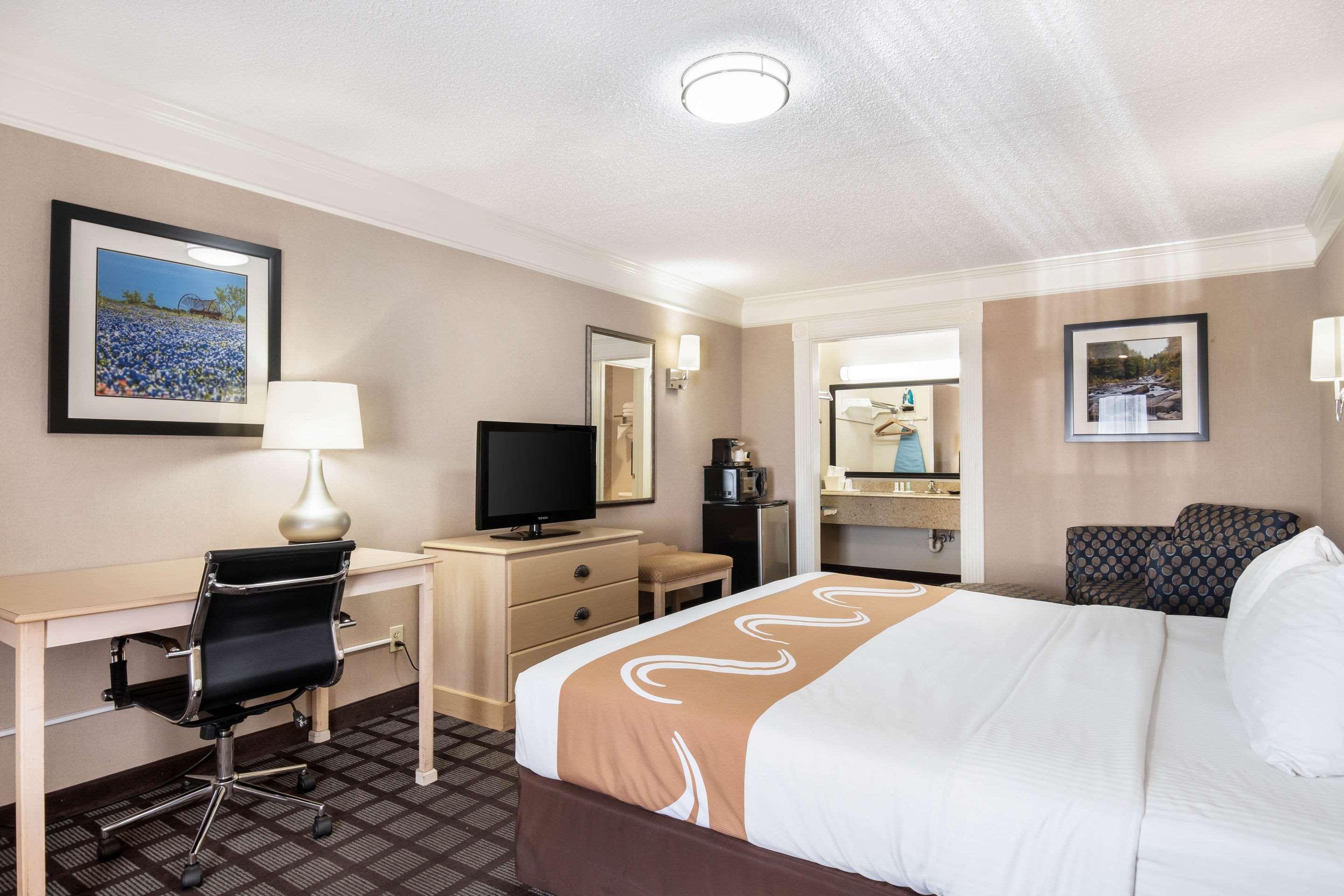 Quality Inn Near Lake Marble Falls Exterior foto