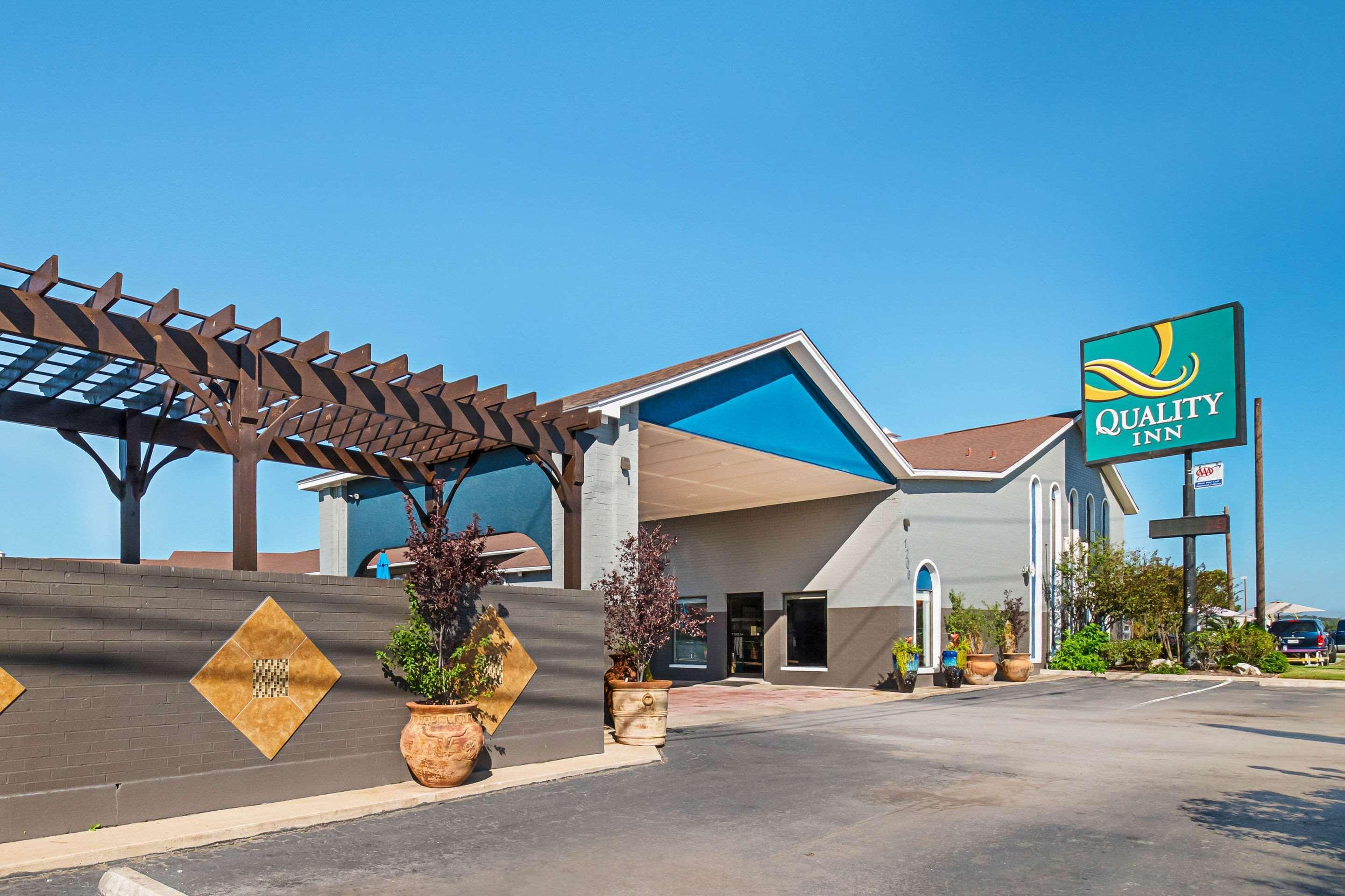 Quality Inn Near Lake Marble Falls Exterior foto